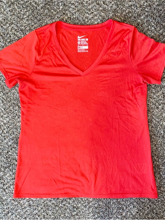 Nike Tops - Nike Women’s Red V‑Neck Performance Tee Size XL